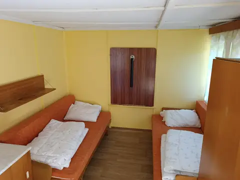 Pokoj v chatce se dvěma lůžky