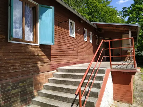Vstupní schodiště horní chaty